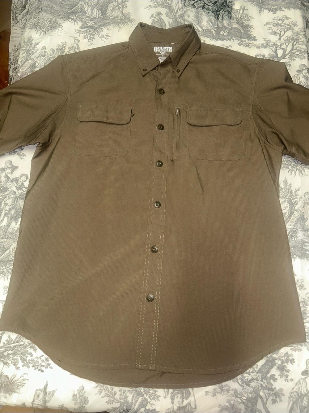 Duluth Trading Co olive green Men's Casual Button-Down Shirt